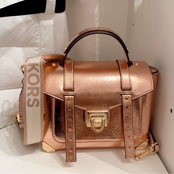 Michael Kors Handbags - Michael Kors Manhattan Medium Satchel
